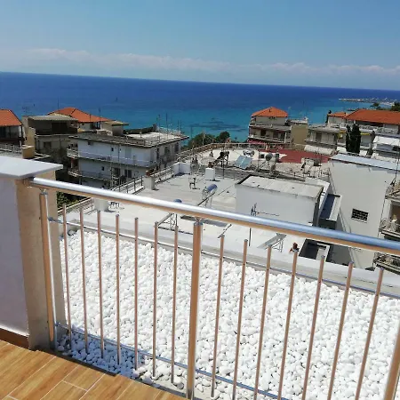 Crystal Blue Apartments Nea Kallikrateia Exterior photo