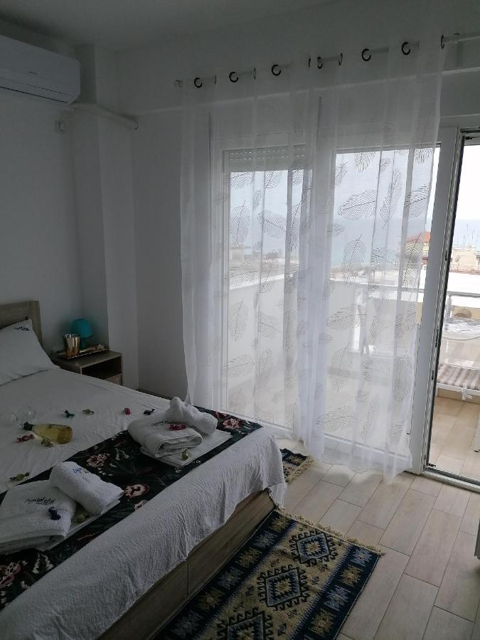 Apartment Crystal Blue *